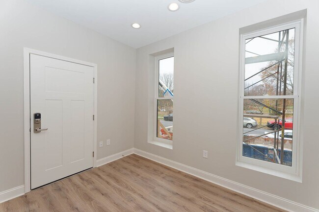 Photo - 536 Madison Ave Unidad 01