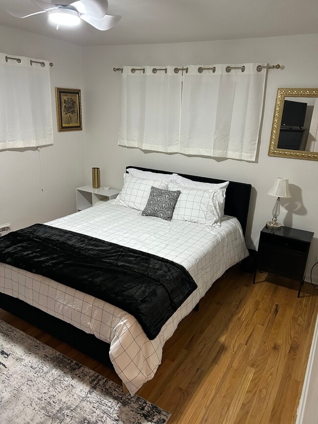 Photo - 4926 Hooker St