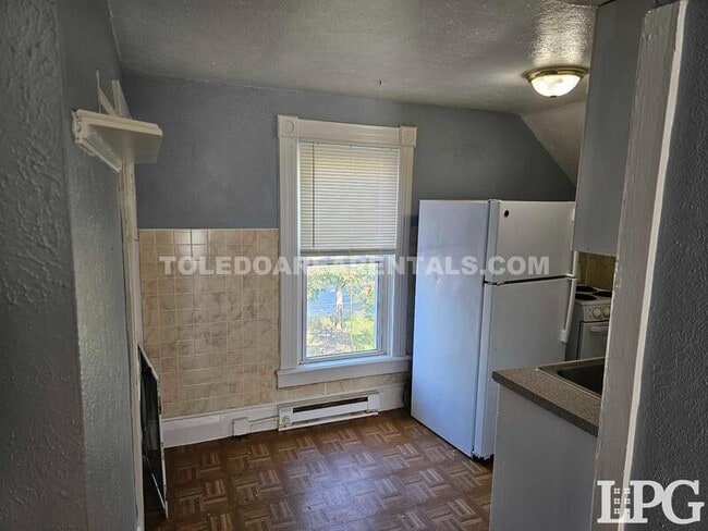 Photo - 5520 N Summit St Unit Upper