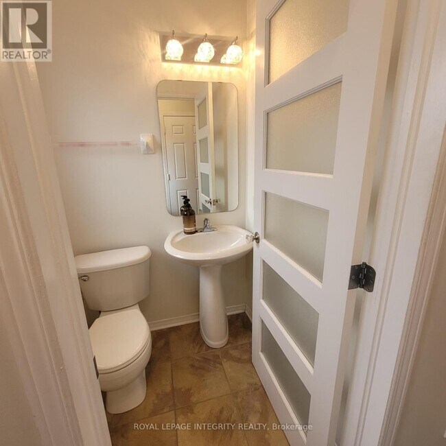 Photo - 238 Claridge Dr