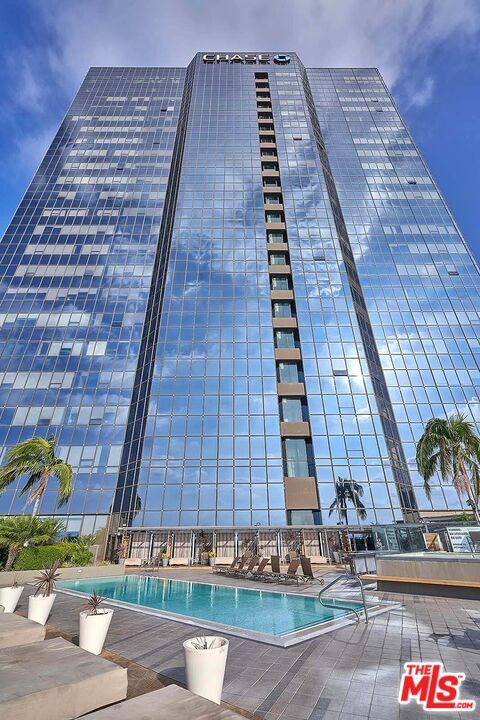 Building Photo - 1100 Wilshire Blvd Unit 3001