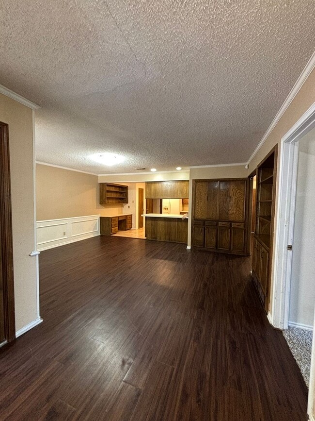 Photo - 6008-6010 Shelton St Unidad 6008 Shelton Street