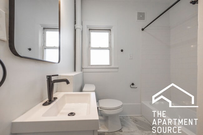 Photo - 2301 N Leavitt St Unit CH2R