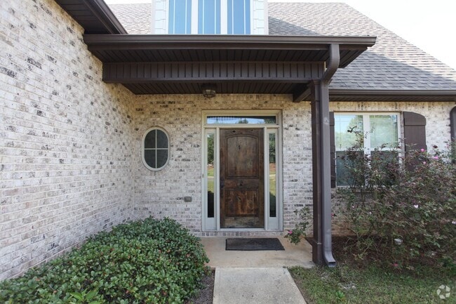 Building Photo - Beautiful Home in Solamere Subdivision Ava...