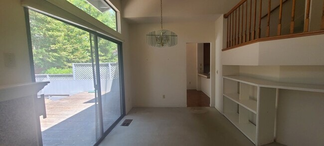 Photo - 211 Kingswood Ct