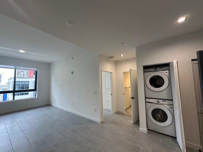 Photo - 319 NW 32nd St Unit 115