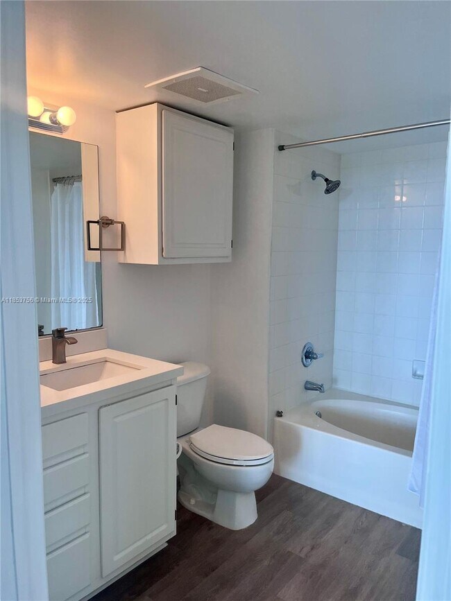 Photo - 2665 SW 37th Ave Unidad 1510 Rental