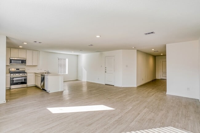 Photo - 11430 Forest W St