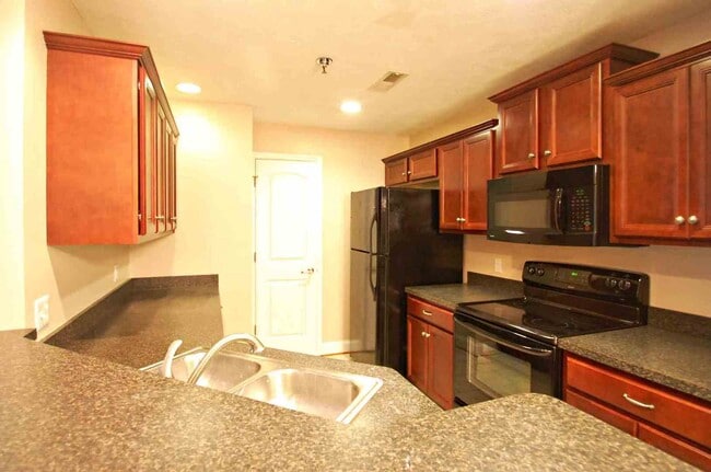 Photo - 2 BR Condo Located in Cornerstone. 5 Min t...