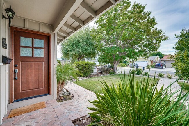 Photo - Spacious Home off of Hillsdale with Amazing Kitchen & Backyard! Ready to Rent.