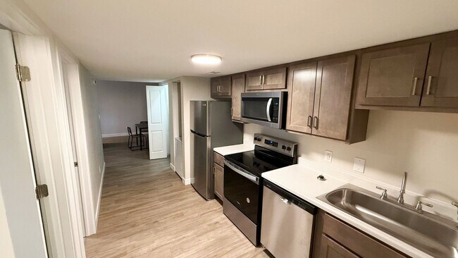 809 W Springfield