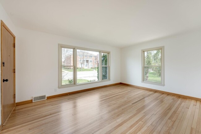 Building Photo - 8201 W North Ave