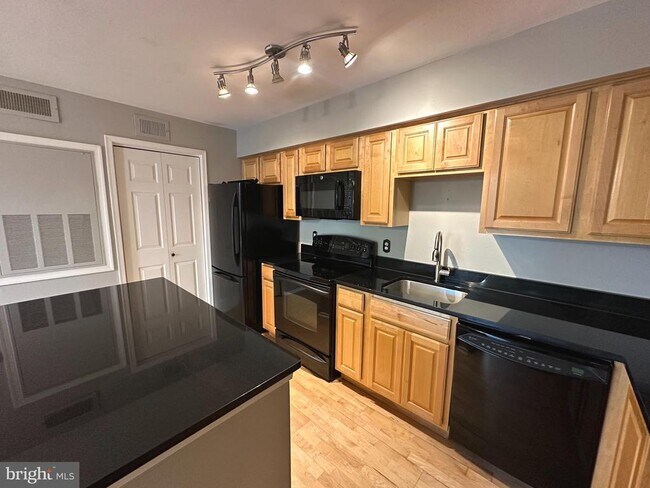 Photo - 3306 Wyndham Cir Unidad 229