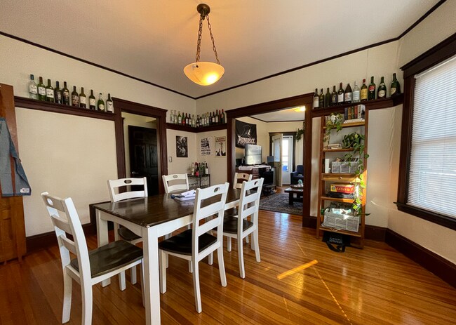 Photo - 56 Hobson St