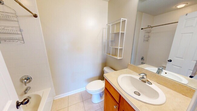 Photo - "Charming 2-Bed, 3-Bath Townhouse Retreat in Jacksonville - 1,176 Sq. Ft. of Comfort and Style!" Unit #1404