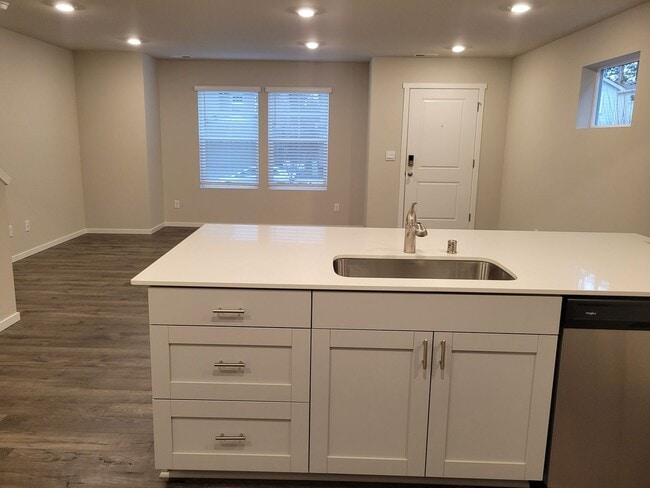 Photo - Beautiful, brand new 4 bedroom for Rent Now!