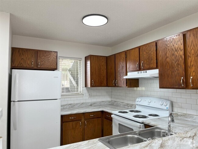 Building Photo - 1675 Eagles Pl Unit C103 Rental