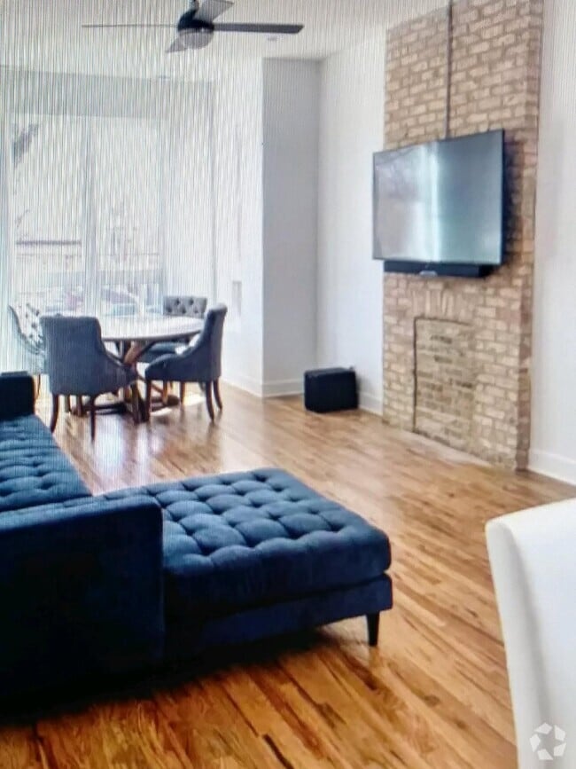 Building Photo - 3458 W Walnut St Rental