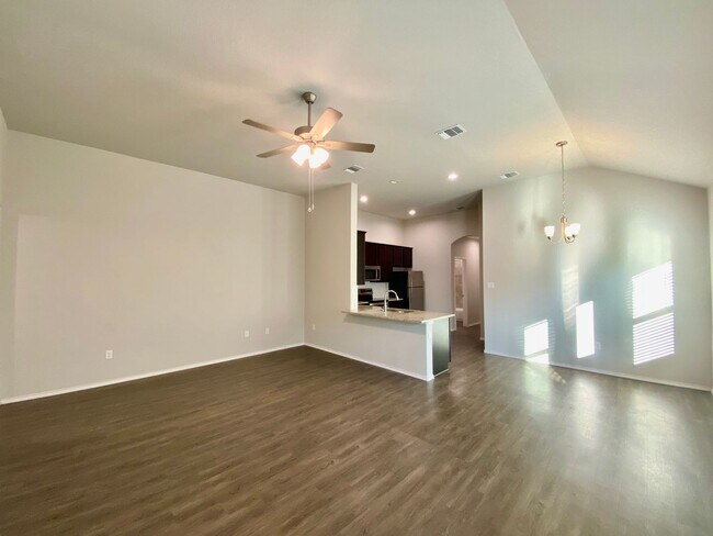 Photo - Luxury Duplex in Seguin!