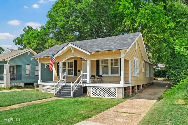 Photo - Check Out this 3 bed 2 bath!!