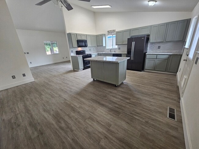 Photo - Amazing Jewel in Hidden Valley