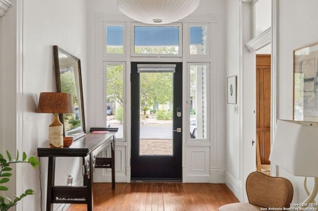 Photo - HISTORIC CHARM IN KING WILLIAM