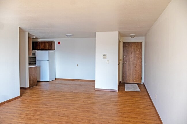 Step into a spacious layout at The Gallery, featuring modern finishes and an abundance of natural light. The open floor plan provides a seamless flow from kitchen to living area. Ready to elevate your lifestyle? Schedule a tour today!