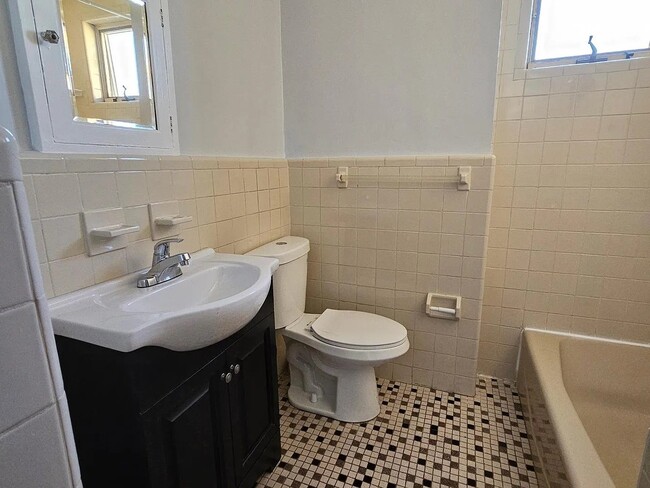 Photo - 58 Madison Ave Unit Apt 2