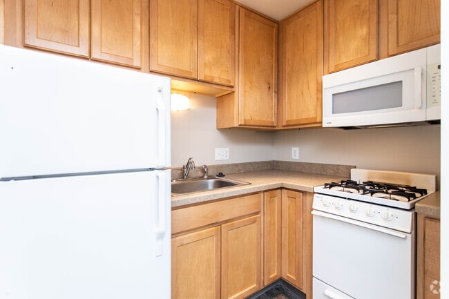 1BR, 1BA - 465-565 SF
