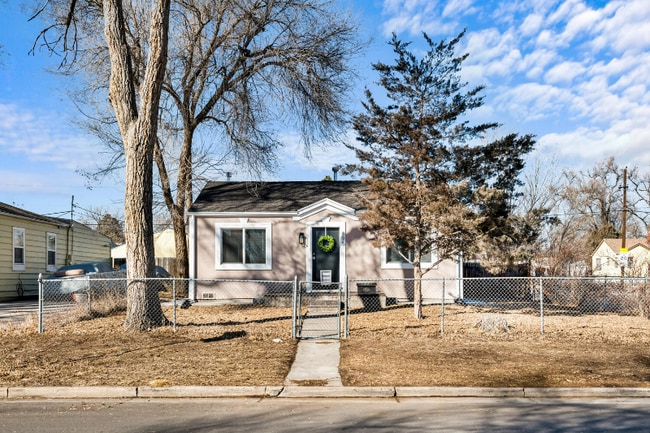 Photo - 895 Grove St