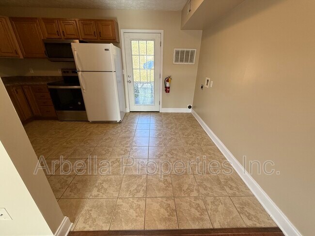 Photo - 133 Walker St Unit Apt 2