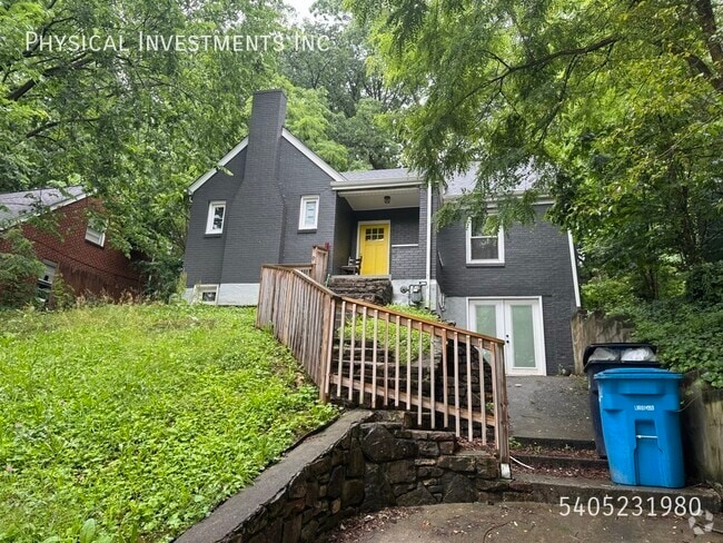 Building Photo - 1712 Main St SW Rental