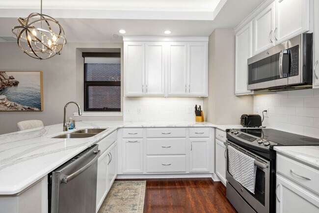 Photo - Lease Unfurnished $1900 Unidad 304