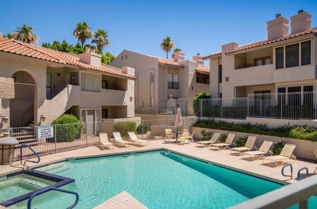 Photo - 1820 E Morten Ave Unidad 126