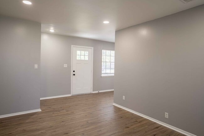 Photo - 3 Bedroom Broken Arrow Home, Available for an immediate move in!