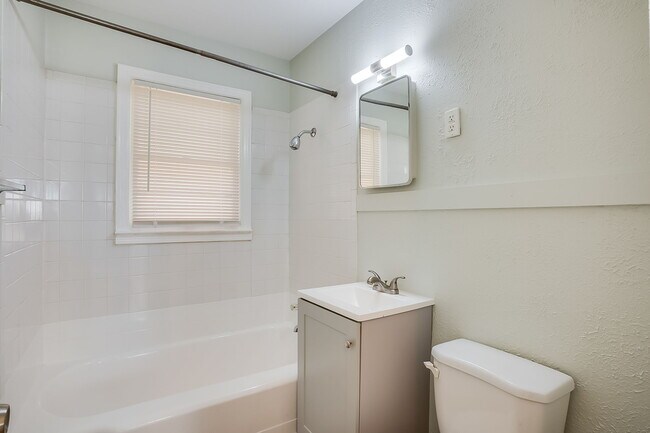 Photo - Meadowlark Apartments