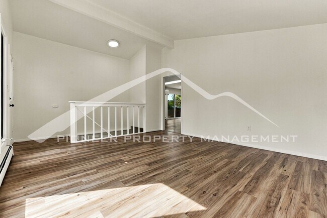 648 Buchanan Ln