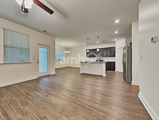 Photo - 120 Sweet Gum Dr