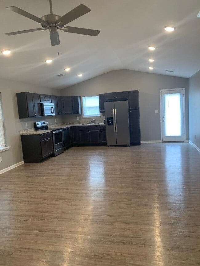 Photo - 2525 Feathersound Wy