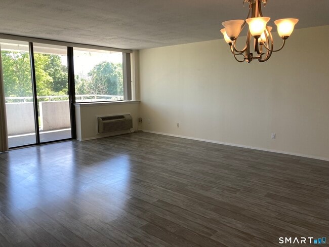 Photo - 50 Birdseye St Unit 104
