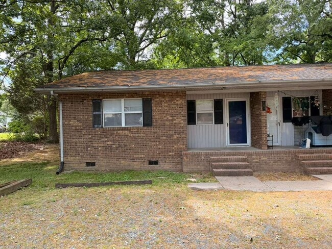 Building Photo - Hardeman St. Unit B