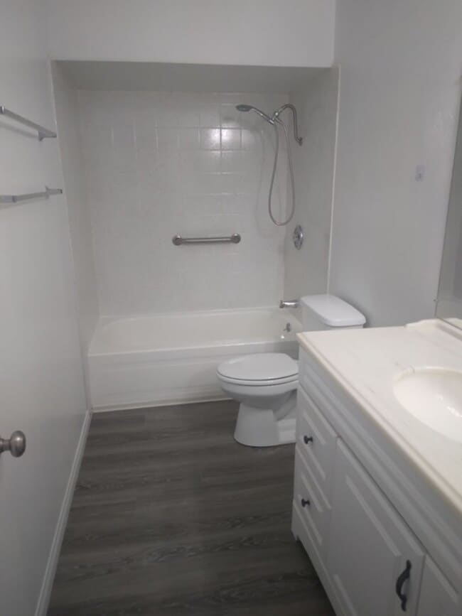 Photo - 344 Compton St Unit B