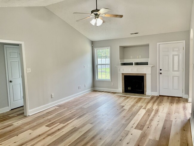 Photo - 149 Ironside Ct