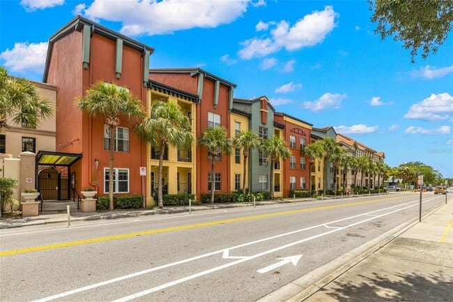 Building Photo - 2331 W Horatio St Unit 612 Rental