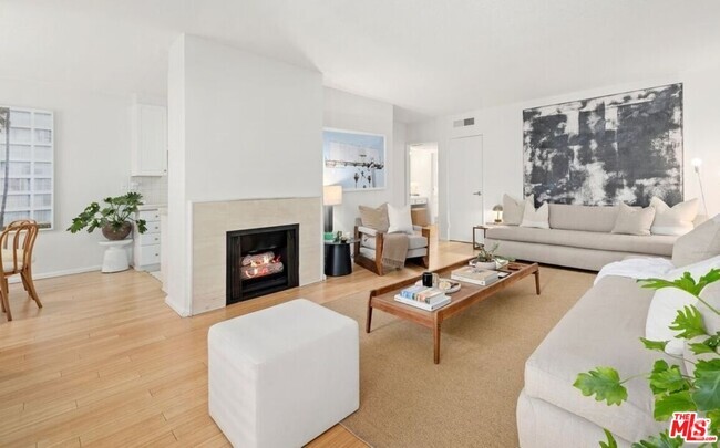 Building Photo - 222 7th St Unit 311 Rental