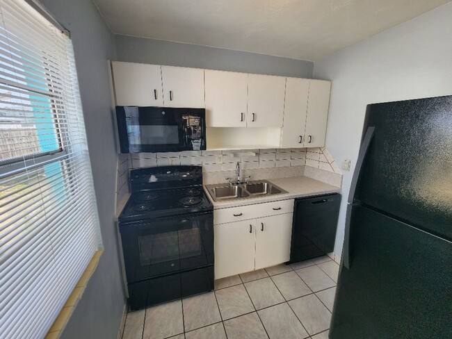 Photo - Nice beach side 2/1, walk to beach, restaurants