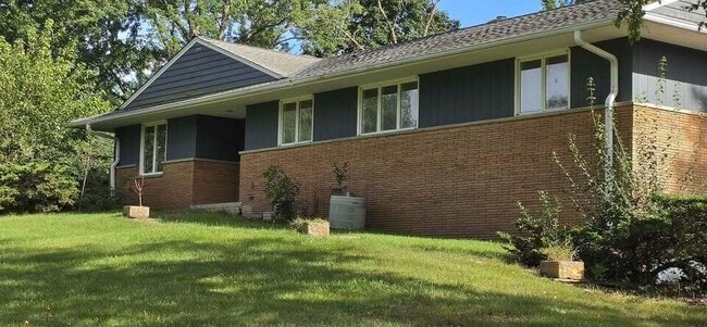 Building Photo - 4129 Scenic Ave