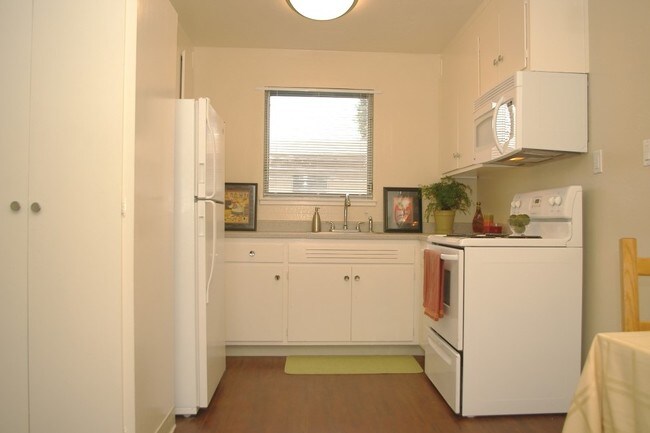 Photo - 1715 Central Apartments