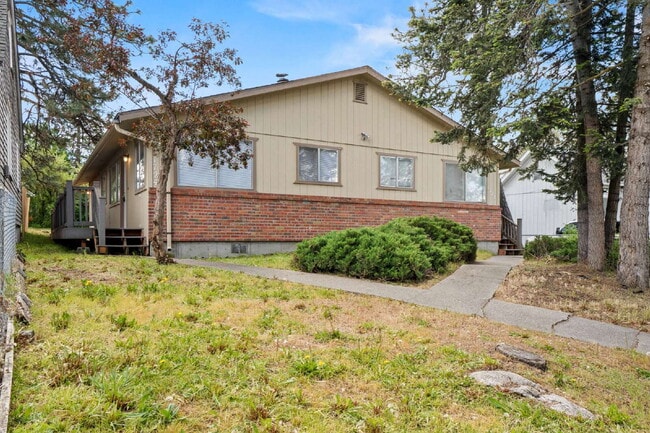 Updated Turnkey 2 Bed 1-bathroom spacious ... - Updated Turnkey 2 Bed 1-bathroom spacious ... Apartment