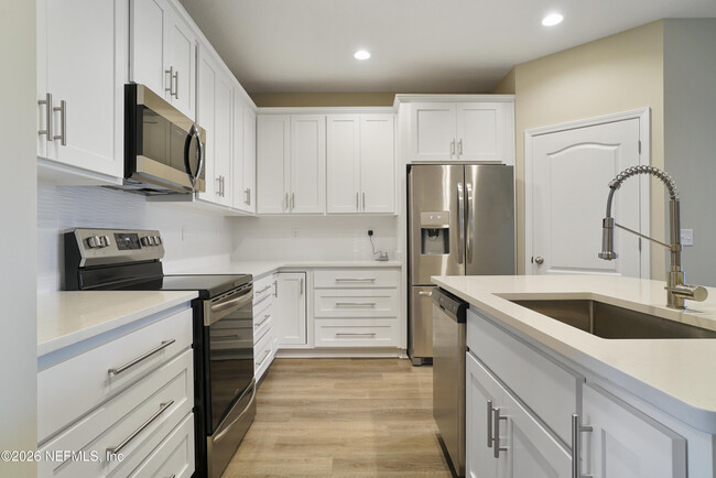 142 Castro Ct